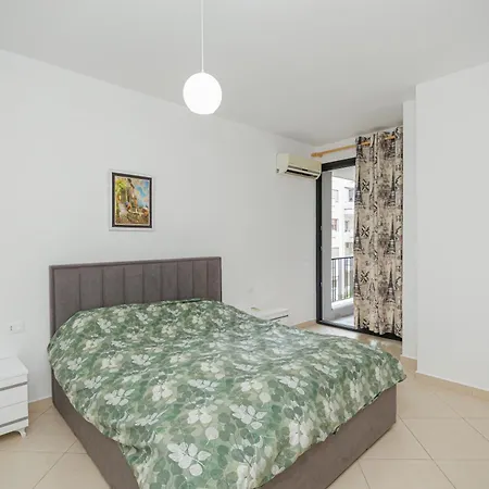Cozy 1 Bedroom 2 Steps From The Promenade Apartmán Vlorë