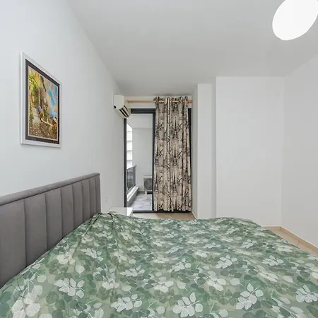 Cozy 1 Bedroom 2 Steps From The Promenade Apartamento Vlorë