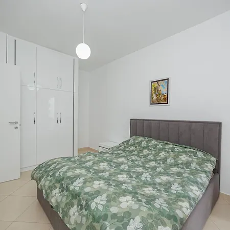 Cozy 1 Bedroom 2 Steps From The Promenade Vlorë